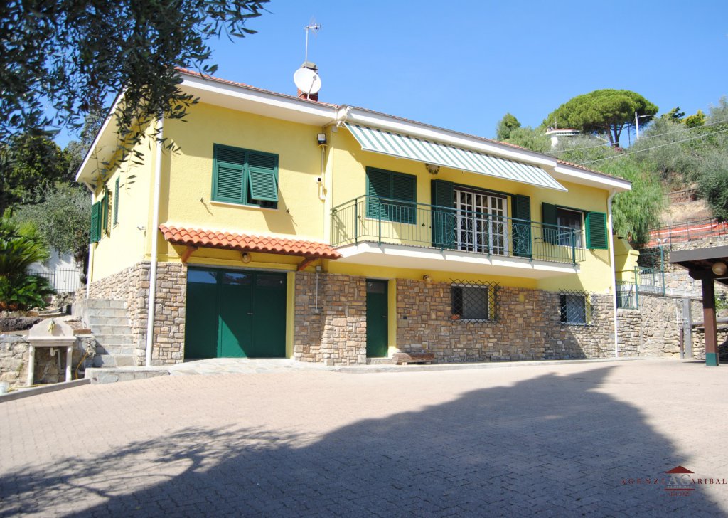 Vendita Ville Vallecrosia - Villa Vista Mare con Giardino e Grande Uliveto Località Via Romana