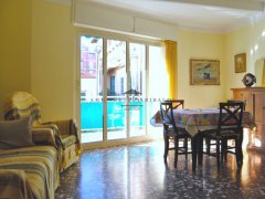 Family Apartment with Large Terrace in the Centre of Bordighera - 1