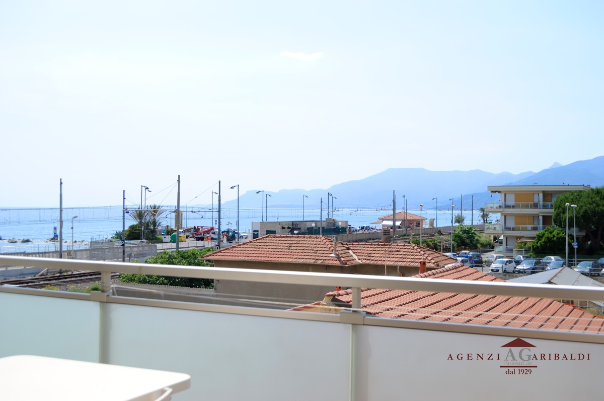 Appartamento BORDIGHERA vendita  Bordighera  Agenzia Immobiliare Garibaldi