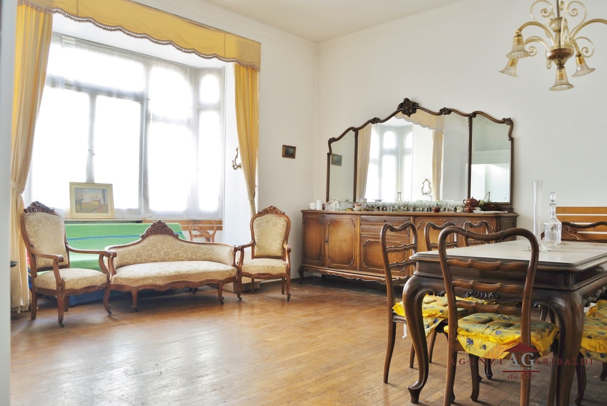 Villa Bifamiliare BORDIGHERA vendita  Bordighera  Agenzia Immobiliare Garibaldi