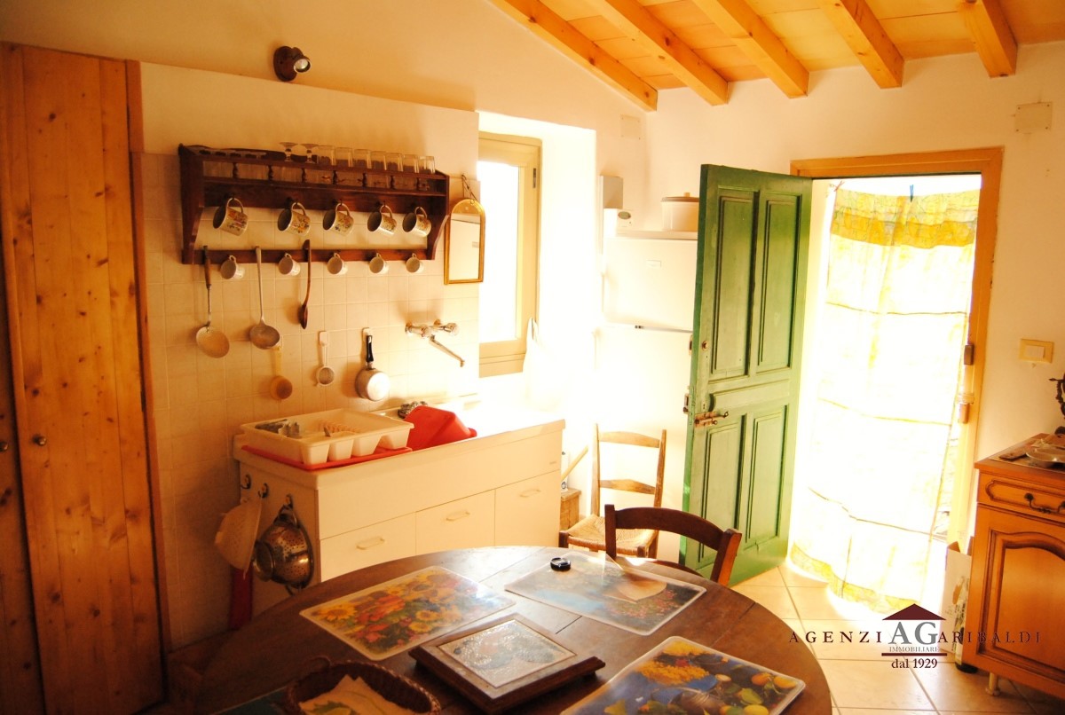 Rustico - Cascina VENTIMIGLIA vendita  Verrandi  Agenzia Immobiliare Garibaldi