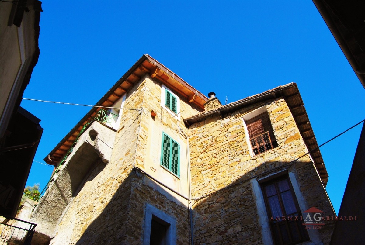  ventimiglia vendita quart: verrandi agenzia-immobiliare-garibaldi