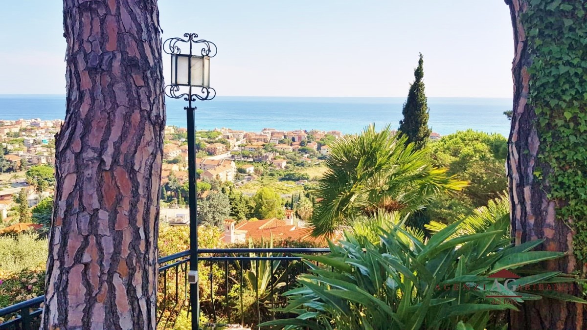 Villa BORDIGHERA vendita  Bordighera  Agenzia Immobiliare Garibaldi